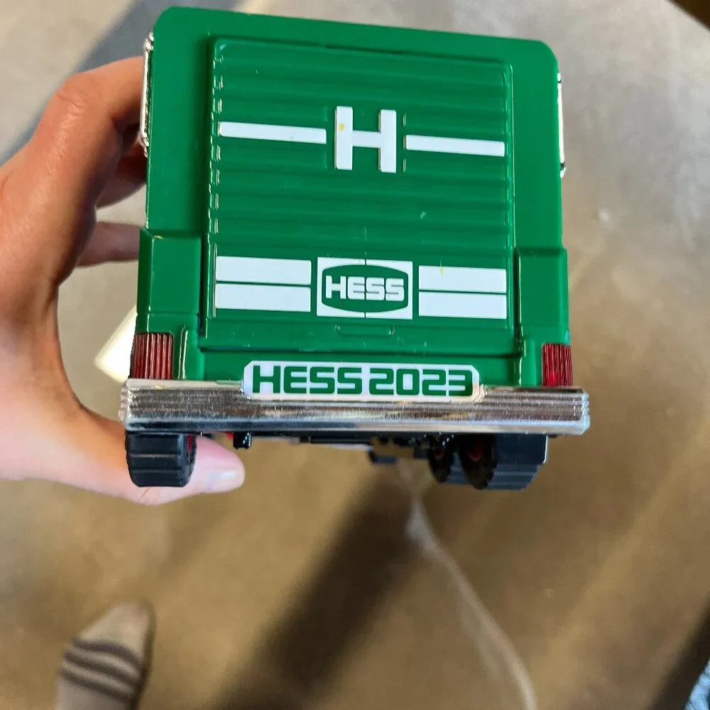 Hess Police Truck‎ Toy (k) (Great Condition - lights up with flashing lights!)